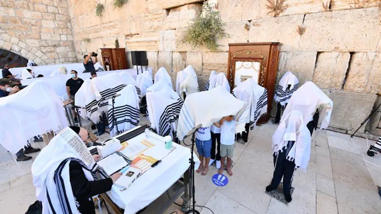 ברכת כהנים מצומצמת בכותל, בחג הסוכות