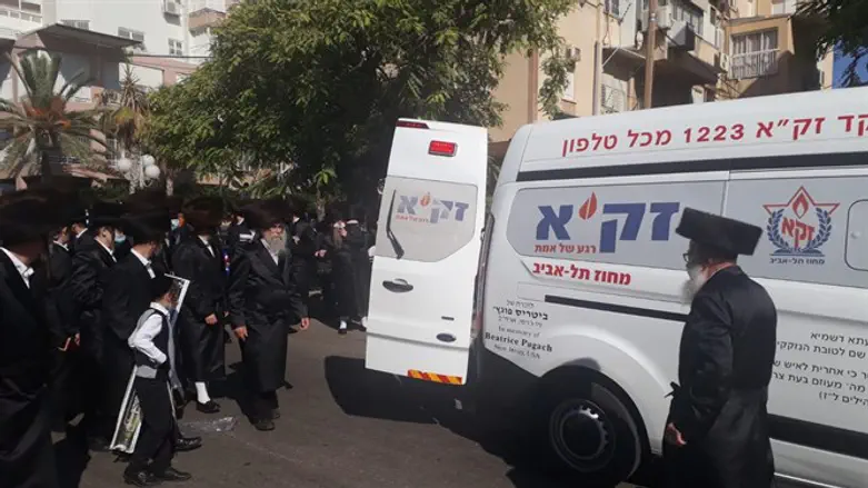 יציאת המיטה מבית החולים