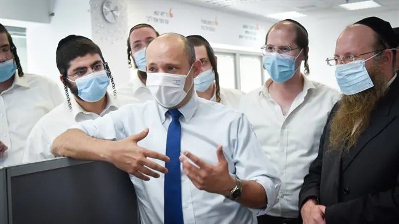 נפתלי בנט בעיר אלעד