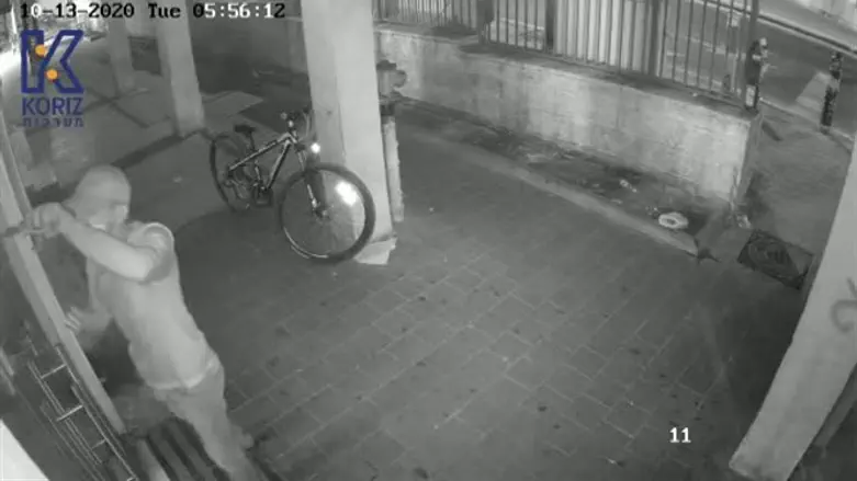 Взлом магазина в Бней-Браке