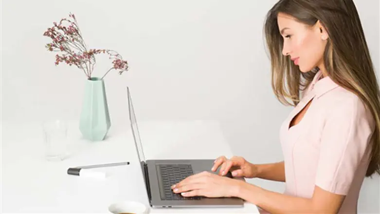 women working on laptop