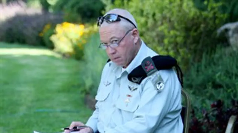 יציג את עמדתו. גלנט