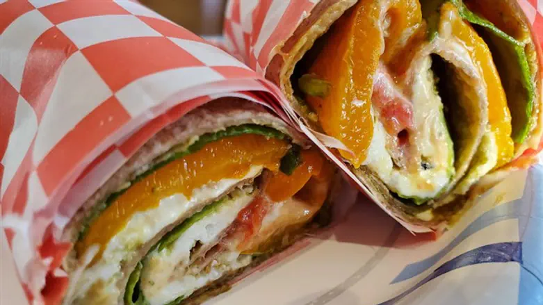 טורטיה גבינת עיזים ואנטיפסטי