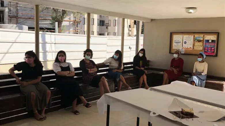 תלמידות אולפנת בנ"ע סגולה בסיום הבידוד