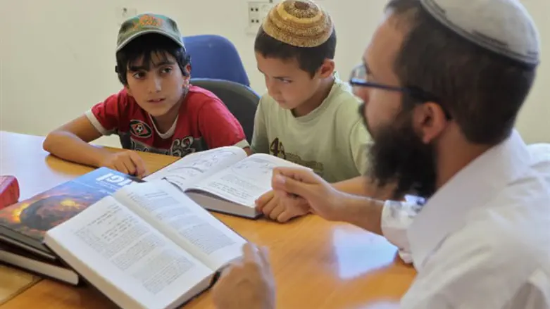 религиозная школа (архив)