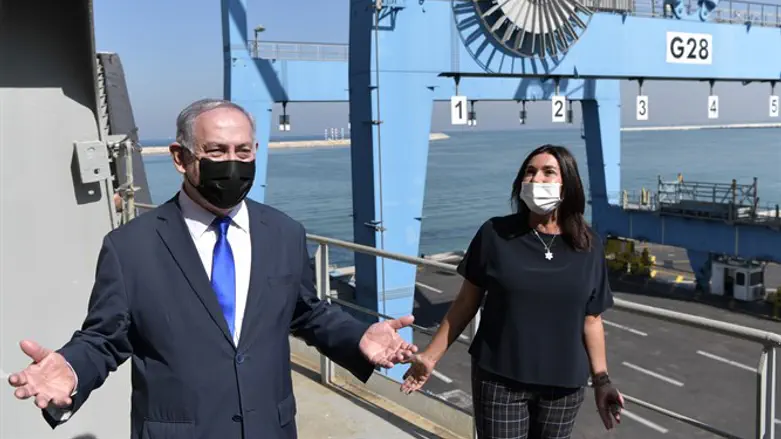 נתניהו ורגב בנמל חיפה