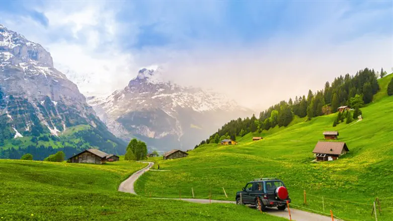 ממשיכים לטייל אבל בזהירות 