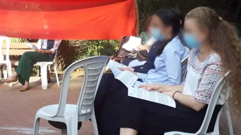 מתנדבות בפרויקט החונכות במפגש ליווי והכוונה 