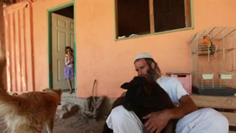 יהושפט תור בחוות מעון. ארכיון