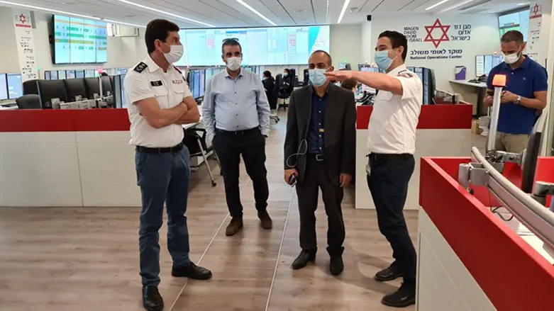 רוני גמזו במוקד מד"א