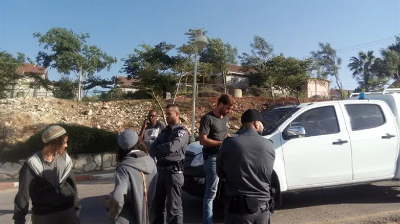 בלשי ימ"ר ש"י פועלים נגד צעירים יהודים בשומרון