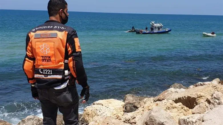 UH volunteer responding to a drowning