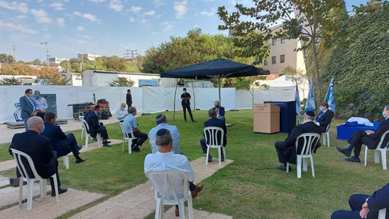 נתניהו עם ראשי המועצות שבאו לפגישה