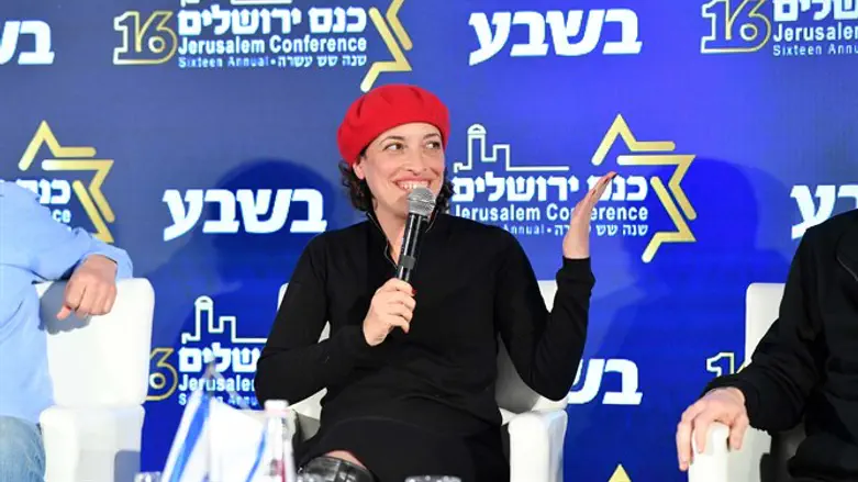 ניסיון לדבר אל העולם החילוני בשפתו. תהלה פרידמן