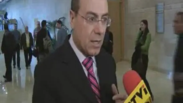 מזועזע מהמחשבה לפנות יהודים