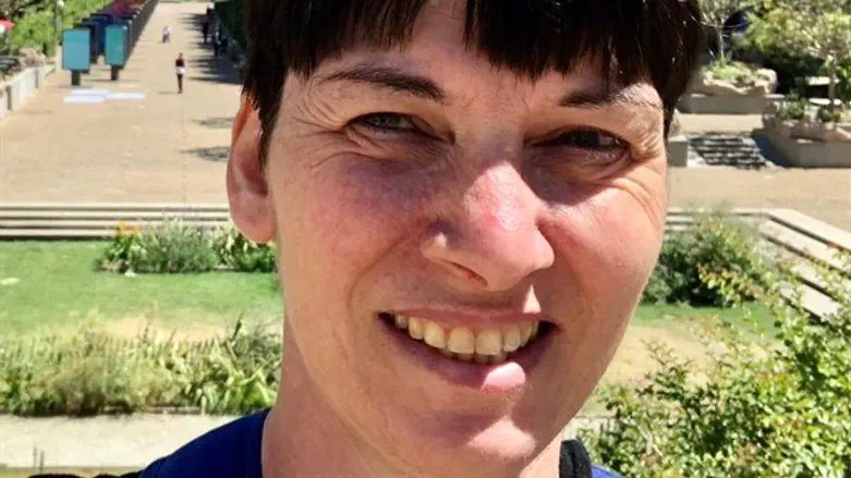 שירה בסר-בירון