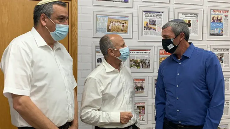 הרב רפי פרץ, אבי אלקבץ וחביב פרץ