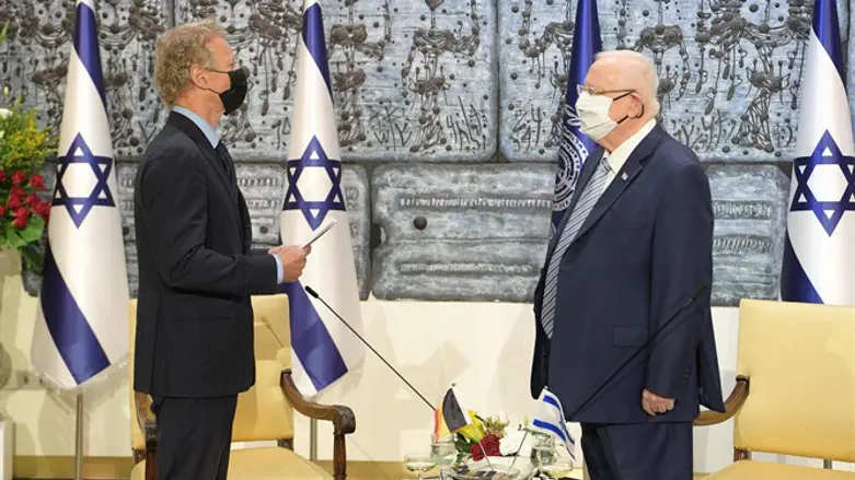 Belgian ambassador (L) with Rivlin