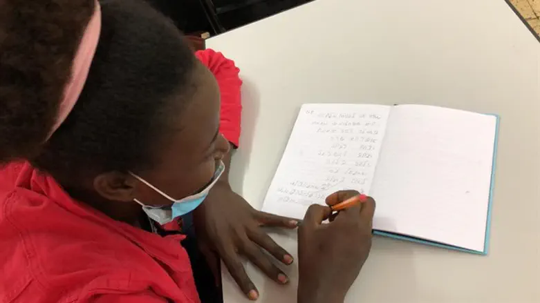 Torah class in Arabic for the last Jew to immigrate from Sudan