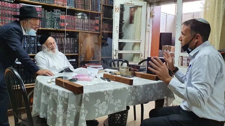 ח"כ כהנא עם הרב פוברסקי בשבוע שעבר