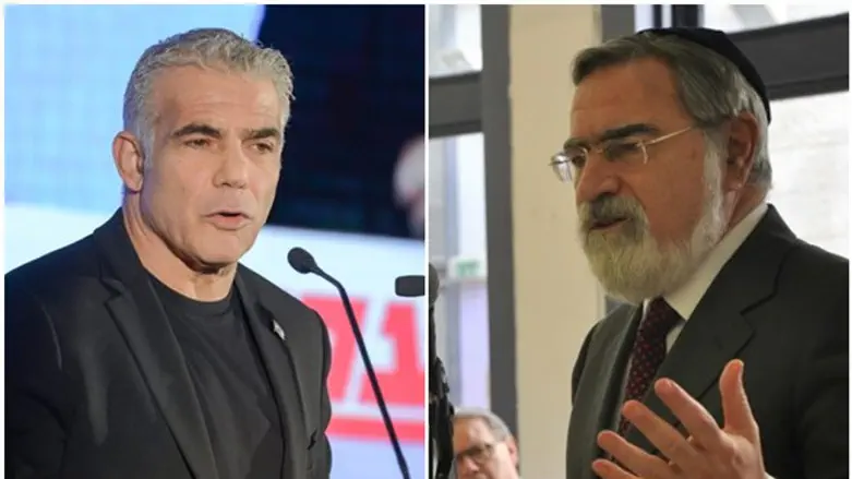 הרב יונתן זקס, יאיר לפיד