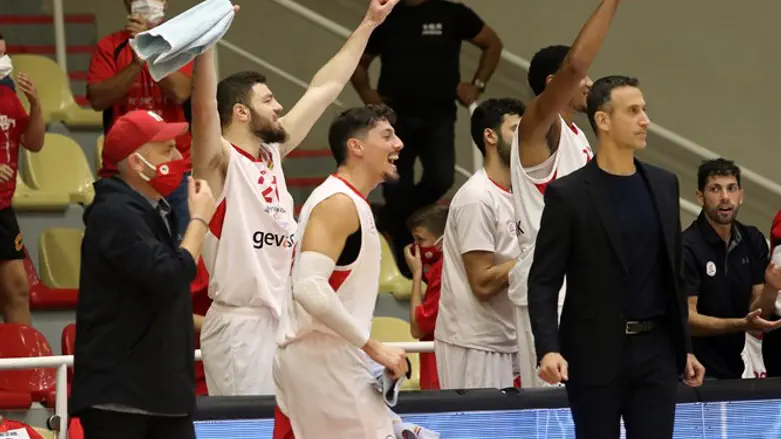 שחקני גלבוע חוגגים הערב מאזן מושלם