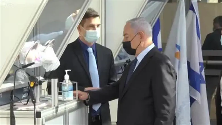 Netanyahu at Ben Gurion COVID lab