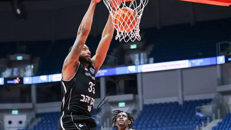 תומאס הערב מול הצרפתים. שמר על ירושלים במחצית הראשונה