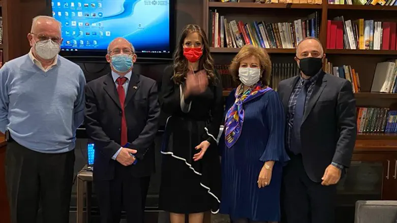 עומר ינקלביץ׳ בלוס אנג’לס