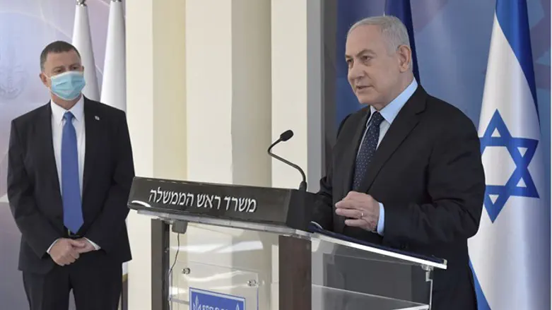 Netanyahu (R), Edelstein