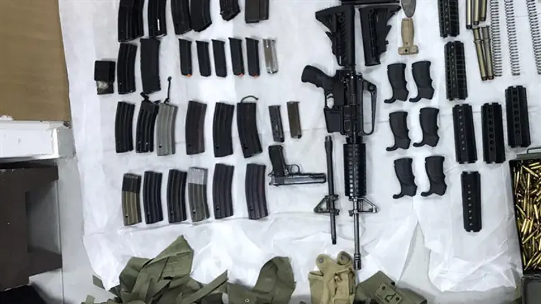 Часть изъятого незаконного оружия