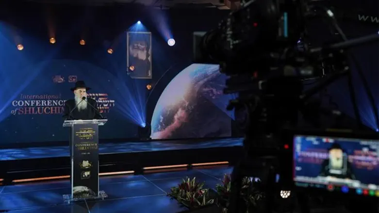 Rabbi Moshe Kotlarsky addresses the International Conference of Chabad-Lubavitch