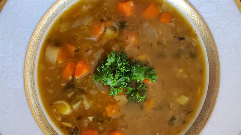 מרק עדשים ירוקות