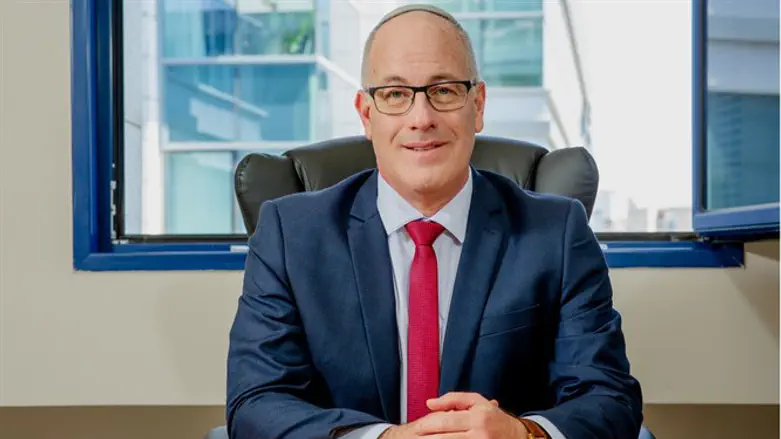 עו"ד צביקה וישנגרד