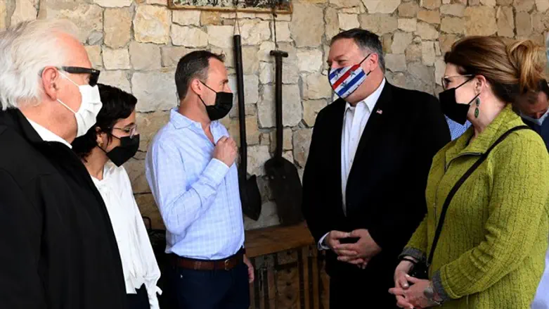 Pompeo visits Psagot