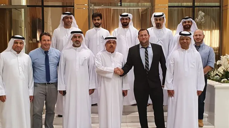 יוסי דגן ואמיתי רויטמן עם אנשי עסקים בדובאי