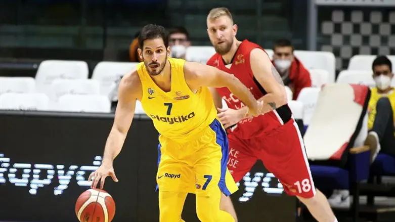 חזר. עומרי כספי