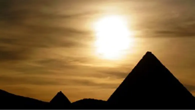 סוף עידן מובארק? לא בטוח.