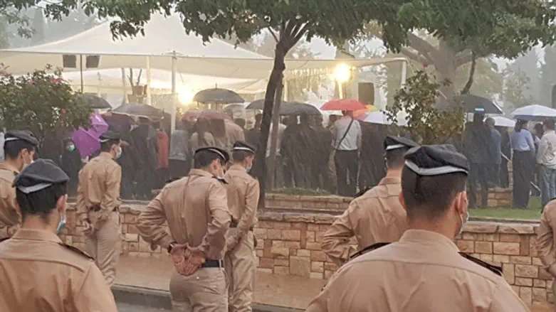 Похороны капрал Лиху Бен-Баса