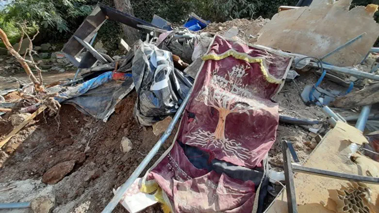 "מזכיר תקופות אפלות בהיסטוריה של עם ישראל". ארון הקודש ההרוס בחומש, השבוע