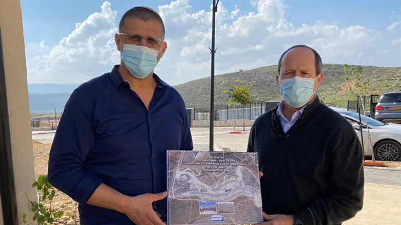 אביחי בוארון וניר ברקת