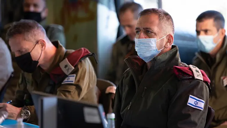 Авив Кохави в расположении бригады "Башан"