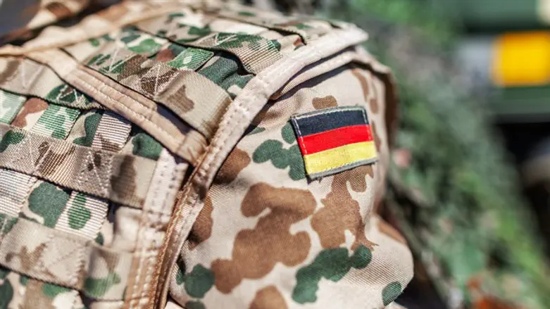 מדי הצנחנים בגרמניה. אילוסטרציה