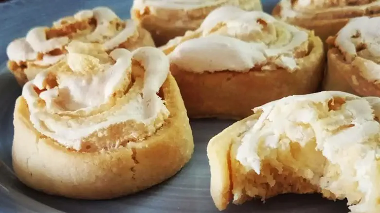 עוגיות שושנים במילוי קצף וניל