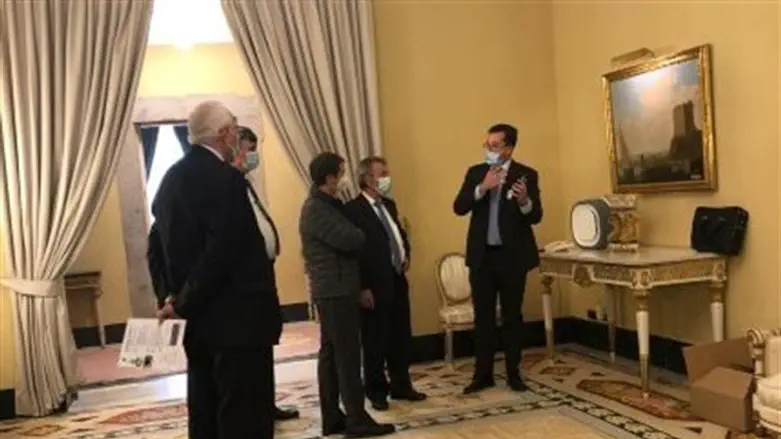 התקנת המערכות בארמון