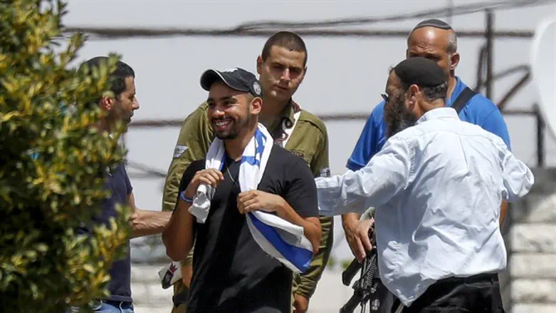 אלאור אזריה בסיור בחברון