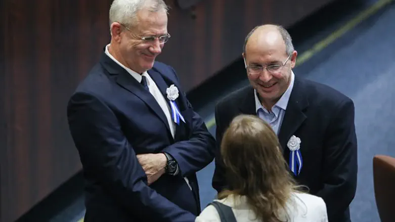 שר המשפטים ניסנקורן עם ראש מפלגתו גנץ