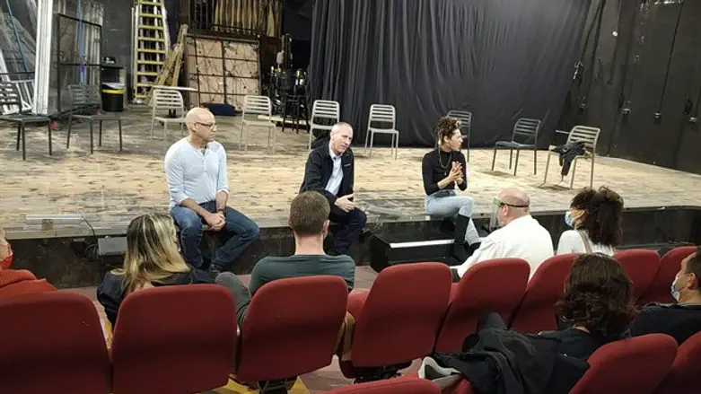 השר טרופר מדווח על השינויים