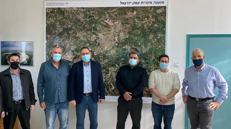 סמוטריץ' וסופר עם ראשי הרשויות