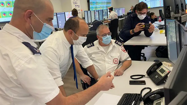 Нафтали Беннет в Национальном центре МДА